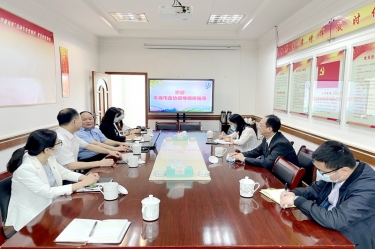 平湖市政协主席何健莅临888集团电子游戏纸业全资子公司平湖景包调研走访